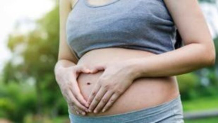 Η εγκυμοσύνη καθυστερεί τα συμπτώματα της πολλαπλής σκλήρυνσης