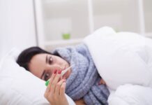 Κορονοϊός: Πώς θα ξεχωρίσεις αν έχεις τον ιό, κρυολόγημα ή γρίπη