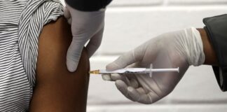 Αδυναμία και έχει πυρετό δηλώνει ένας στους επτά εμβολιασθέντες με το εμβόλιο Sputnik-V