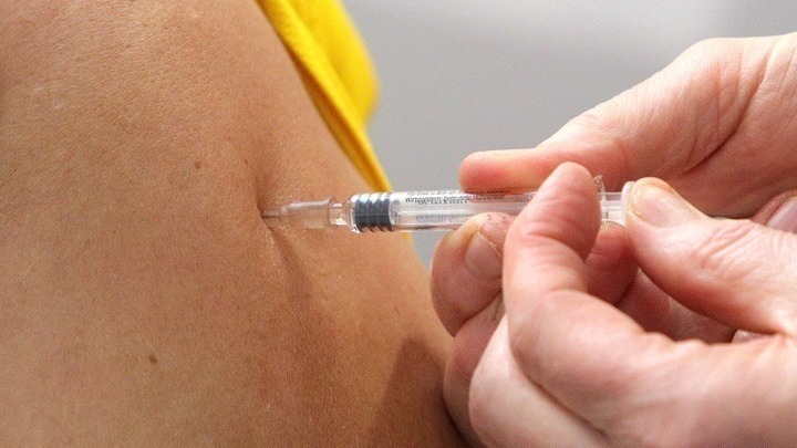 Τι πρέπει να γνωρίζουμε για τα εμβόλια πνευμονιόκοκκου και γρίπης