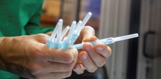 Κορονοϊός: Διευκρινήσεις Κομισιόν για τη διανομή των δόσεων εμβολίων