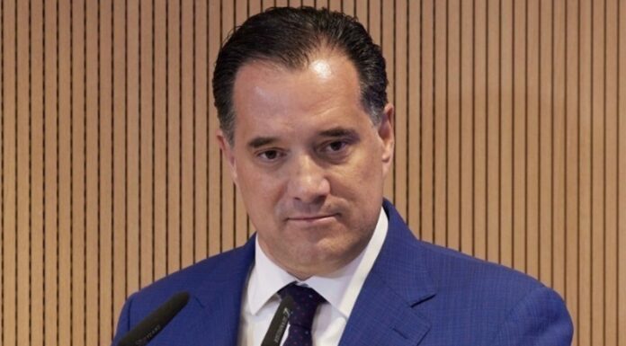 Αναισθησιολόγος ζήτησε φακελάκι 150€ από ασθενή – Γεωργιάδης: Θα απομακρυνθεί από το ΕΣΥ